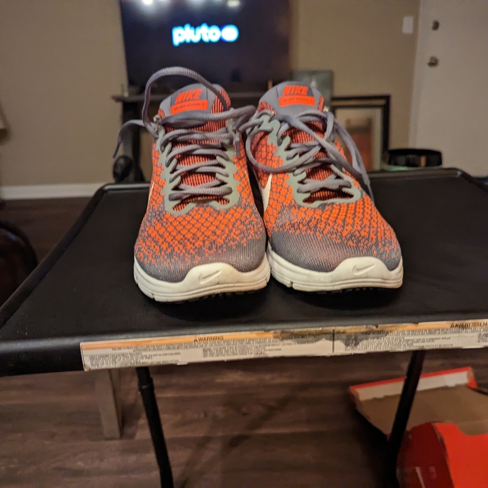 Nike - Picture 2 of 3